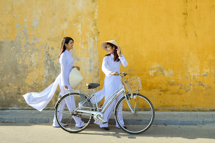 Ao Dai Vietnam - Saigon Trips