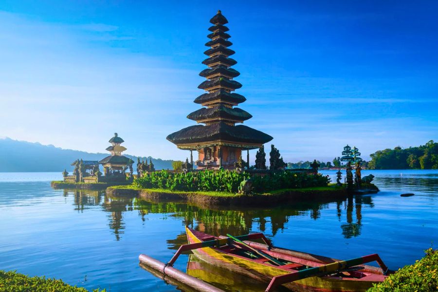 Bali temple scenery on a Southeast Asia cruise excursion