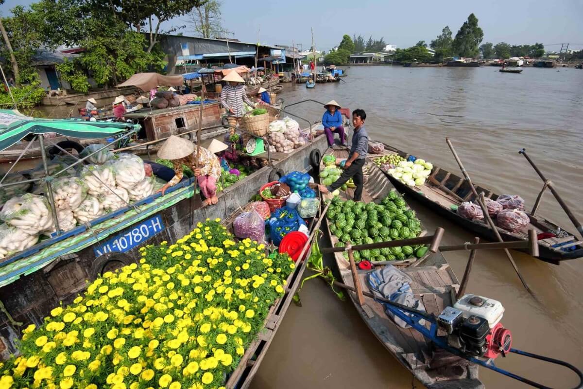 Cai Rang Floating Market - Top Attractions Near Con Son Islet
