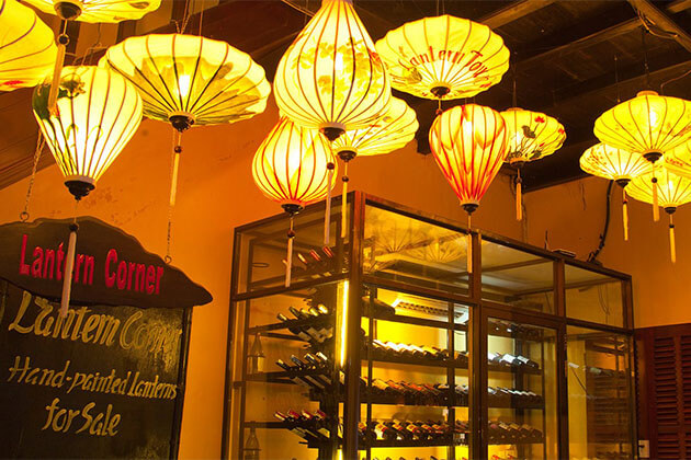 Den Long Quan Lantern Restaurant