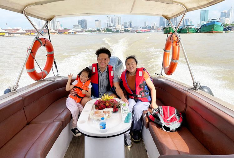 Depart to Thieng Lieng Island by speedboat