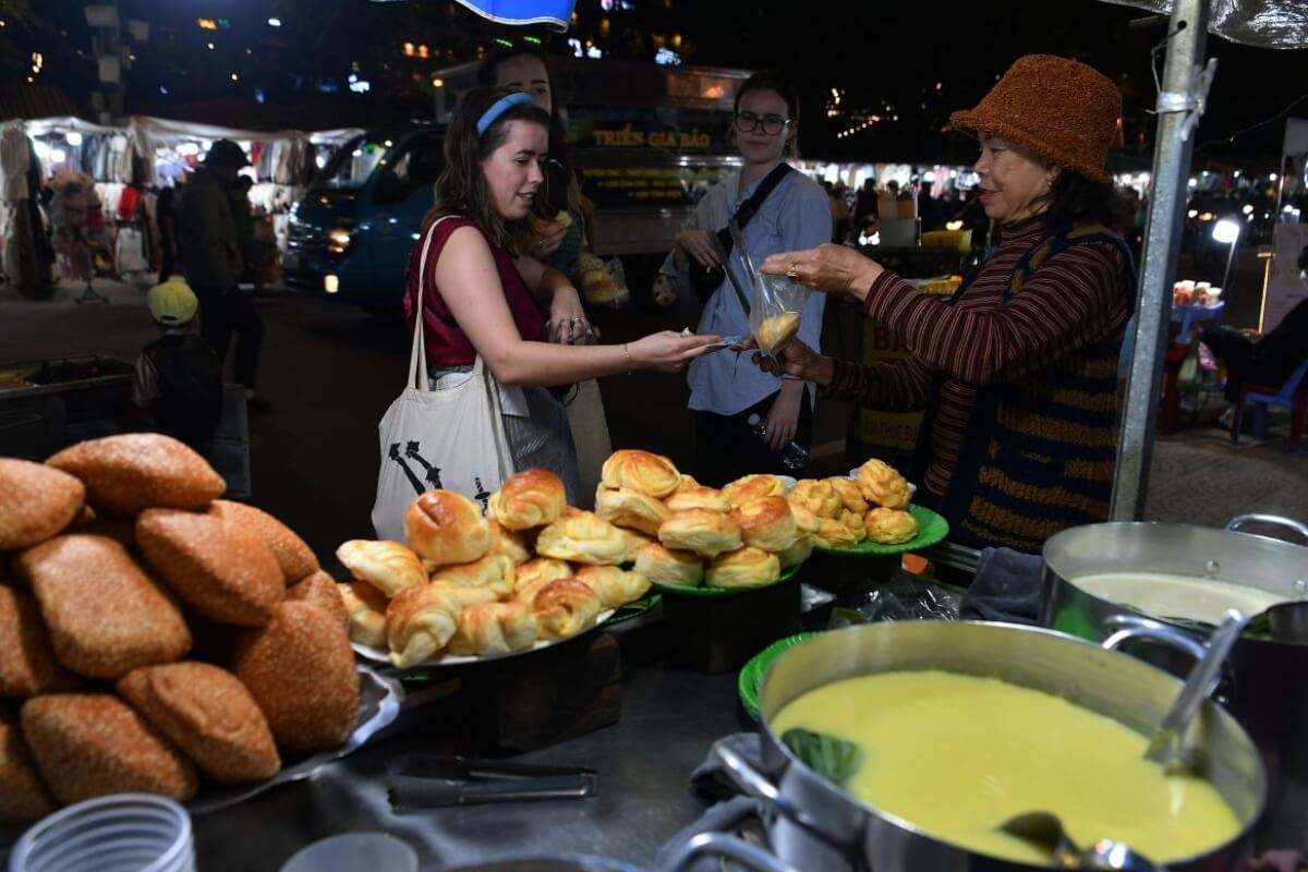 Explore Dalat Market and Local Cuisine - dalat things to see