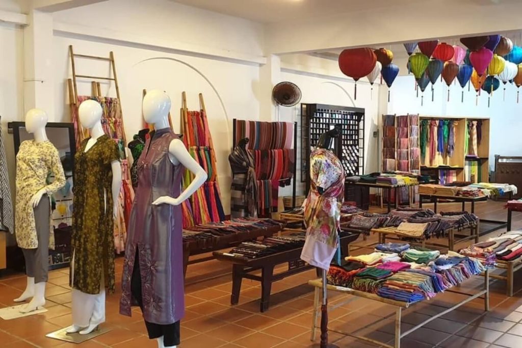 Have a free tailor-made item of clothing in hoi an vietnam tours
