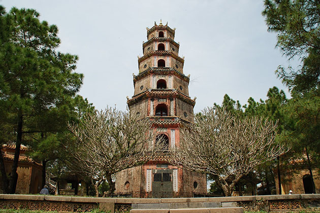 Heavenly Lady Pagoda (Thien Mu Pagoda)