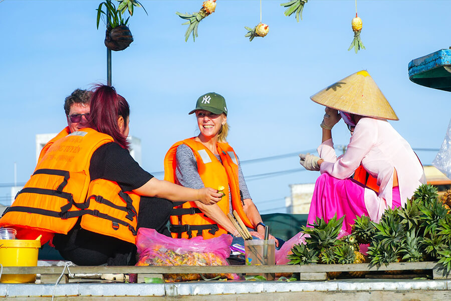 Highlighted Images of the Cai Rang Floating Market2