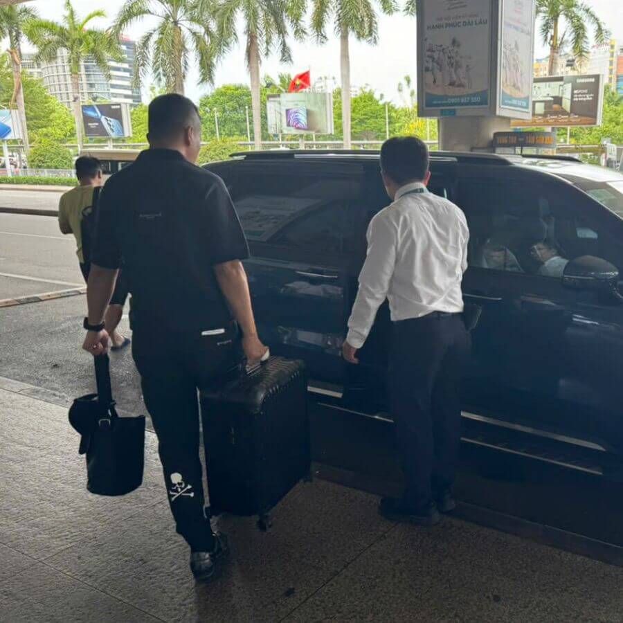 Ho Chi Minh Departure Fast Track at Tan Son Nhat Airport - Saigon Local Tour