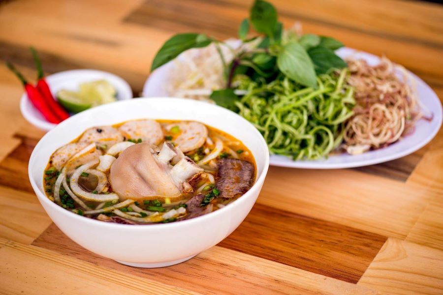 Hue rice vermicelli with beef - Saigon tour packages