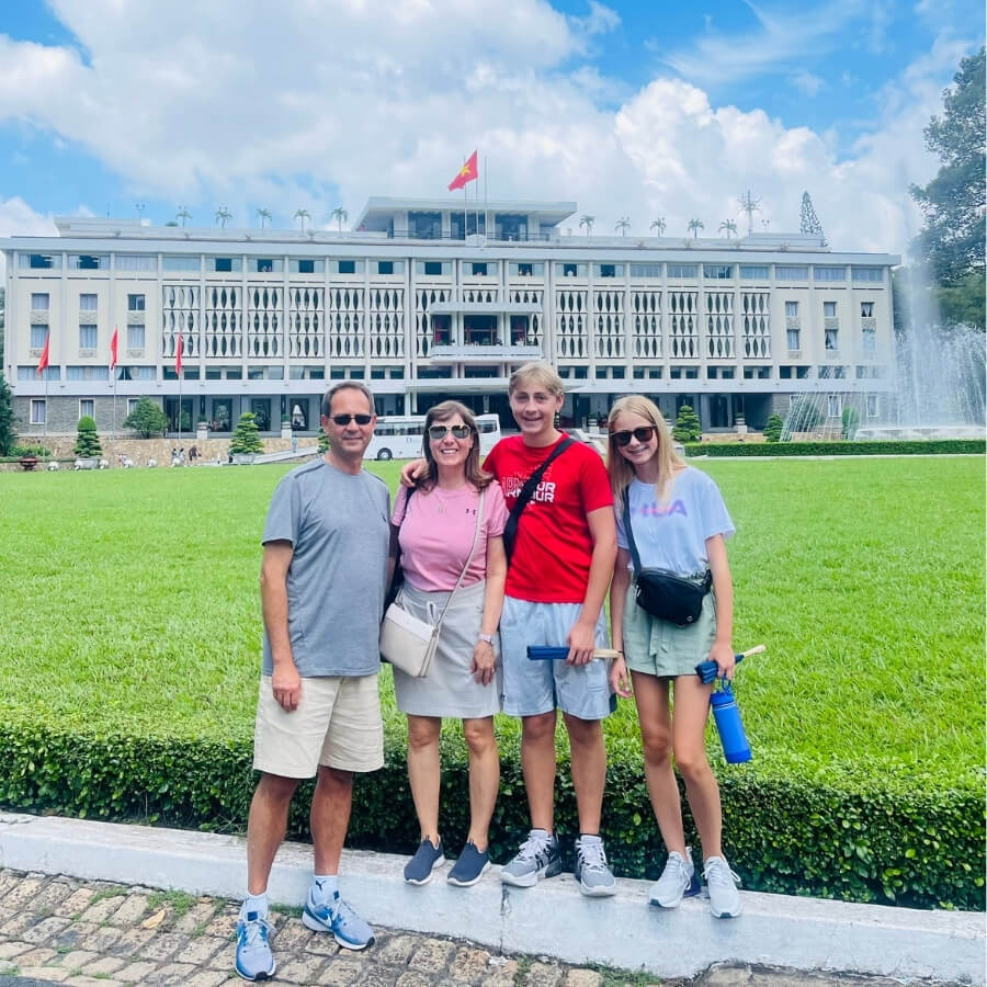 Independence Palace in Saigon Local Tour