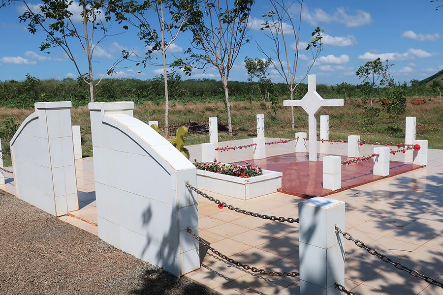 Long Tan Memorial Cross - Long Tan Nui Dat from Ho Chi Minh