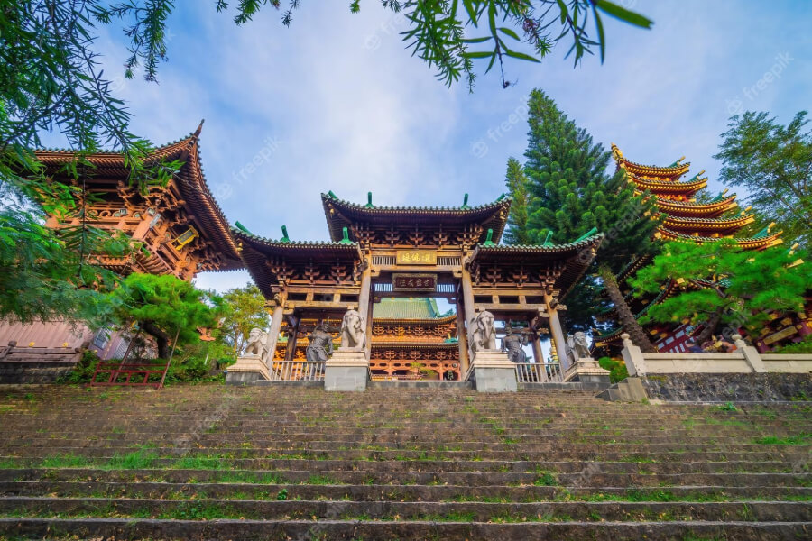 Minh Thanh Pagoda - Saigon Local Tours