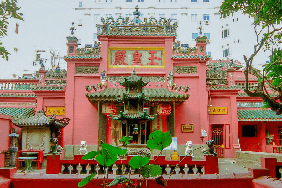 Ngoc Hoang Pagoda - Ho Chi Minh city tour