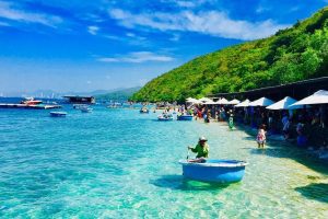 Nha Trang Vietnam Travel Guide - Best 10+ Things to Do, What To Eat & Where To Stay