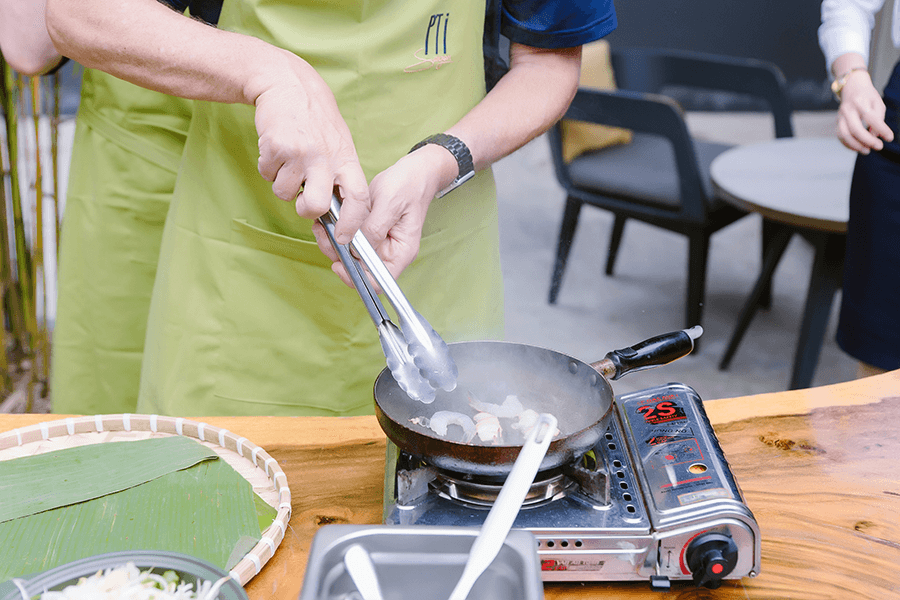 Hands – On Cooking Class Le P’ti Saigon (without Market)