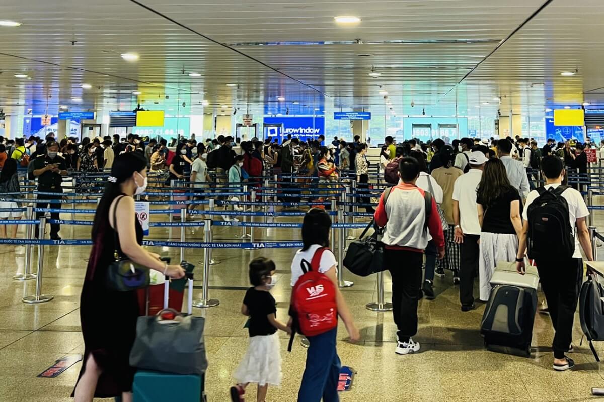 Secure Your Luggage Properly At Tan Son Nhat International Airport