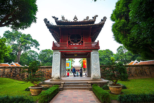 Temple of Literature Saigon Local Tour