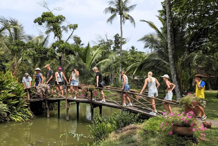 Visit Binh Quoi Village - Saigon Local Tour