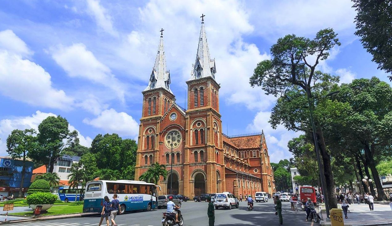 Visiting the Saigon Notre-Dame - outdoor adventures for students in ho chi minh