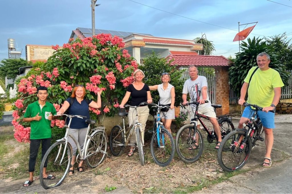 cycling to the island of Oc in Mekong Delta Tour 2 Days 1 Night