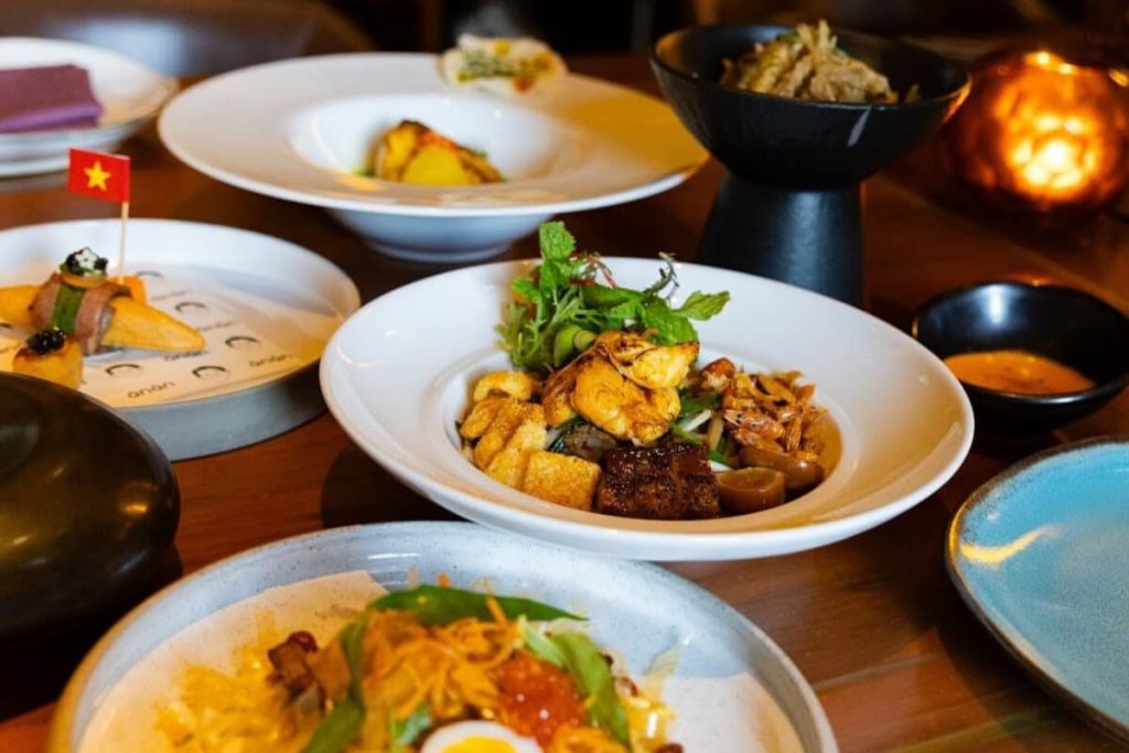 dinner at Anan Saigon with ho chi minh city unique experiece day tour