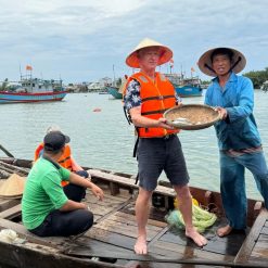 experience catching fish with local in Mekong Delta