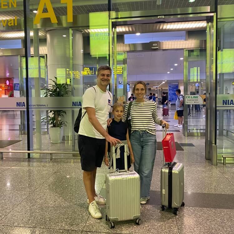 fast track ho chi minh airport by saigon local tour