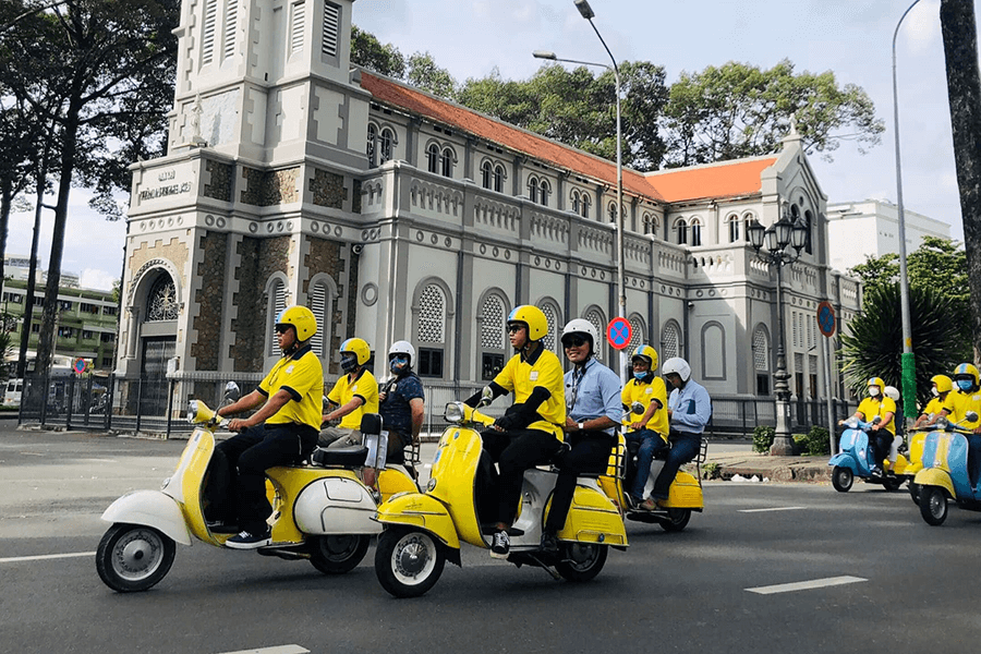 Vespa Tour