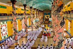 ritual in cao dai temple vietnam local tours