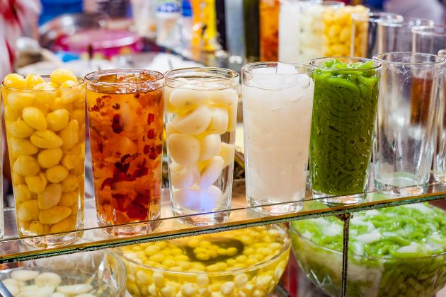 street foods at ben thanh market ho chi minh city tours
