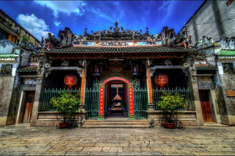 thien hau pagoda in saigon