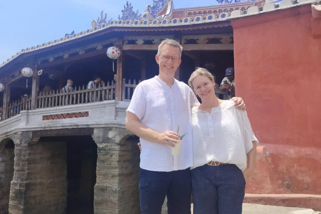 visit japanese bridge in hoi an vietnam tour packages