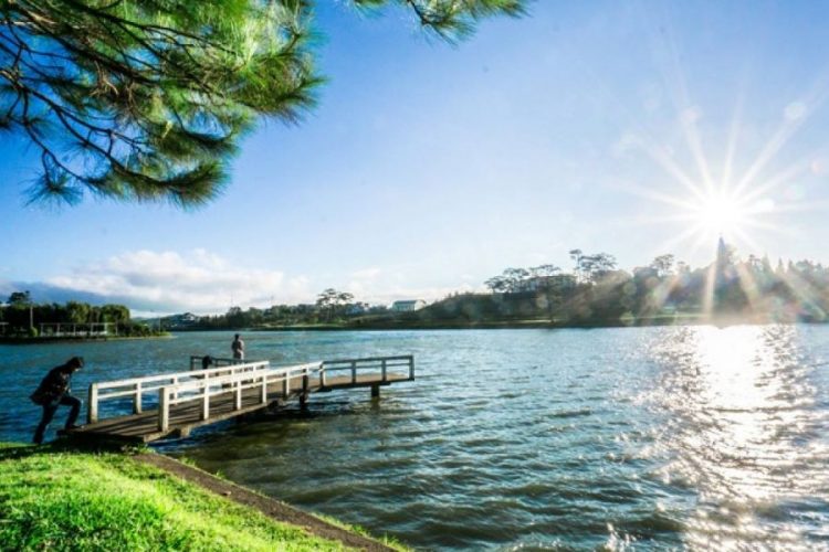 xuan huong lake in dalat